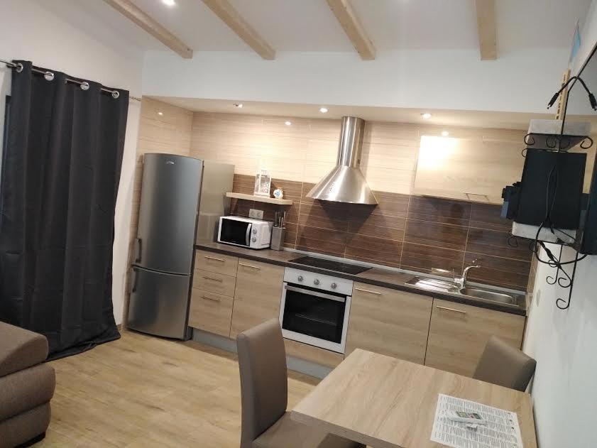 Apartmani Morovi Dvori ドラゲ エクステリア 写真